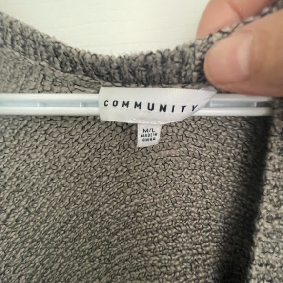 Aritzia sweater - Picture 2 of 3